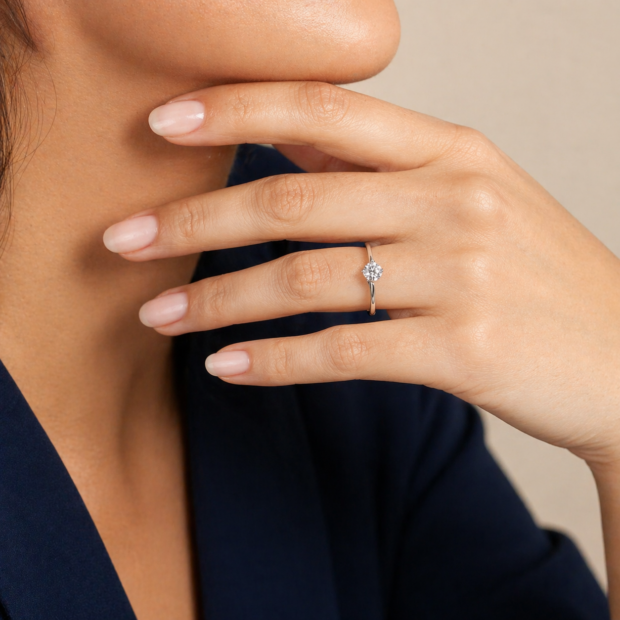 Anillo de oro blanco con diamante