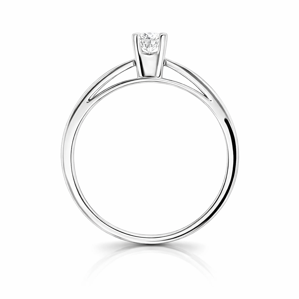 Anillo solitario de oro blanco de 18 quilates con diamante redondo natural