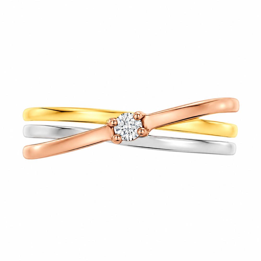 Anillo entrelazado en los tres oros amarillo, blanco y rosado 18k con diamante natural. 