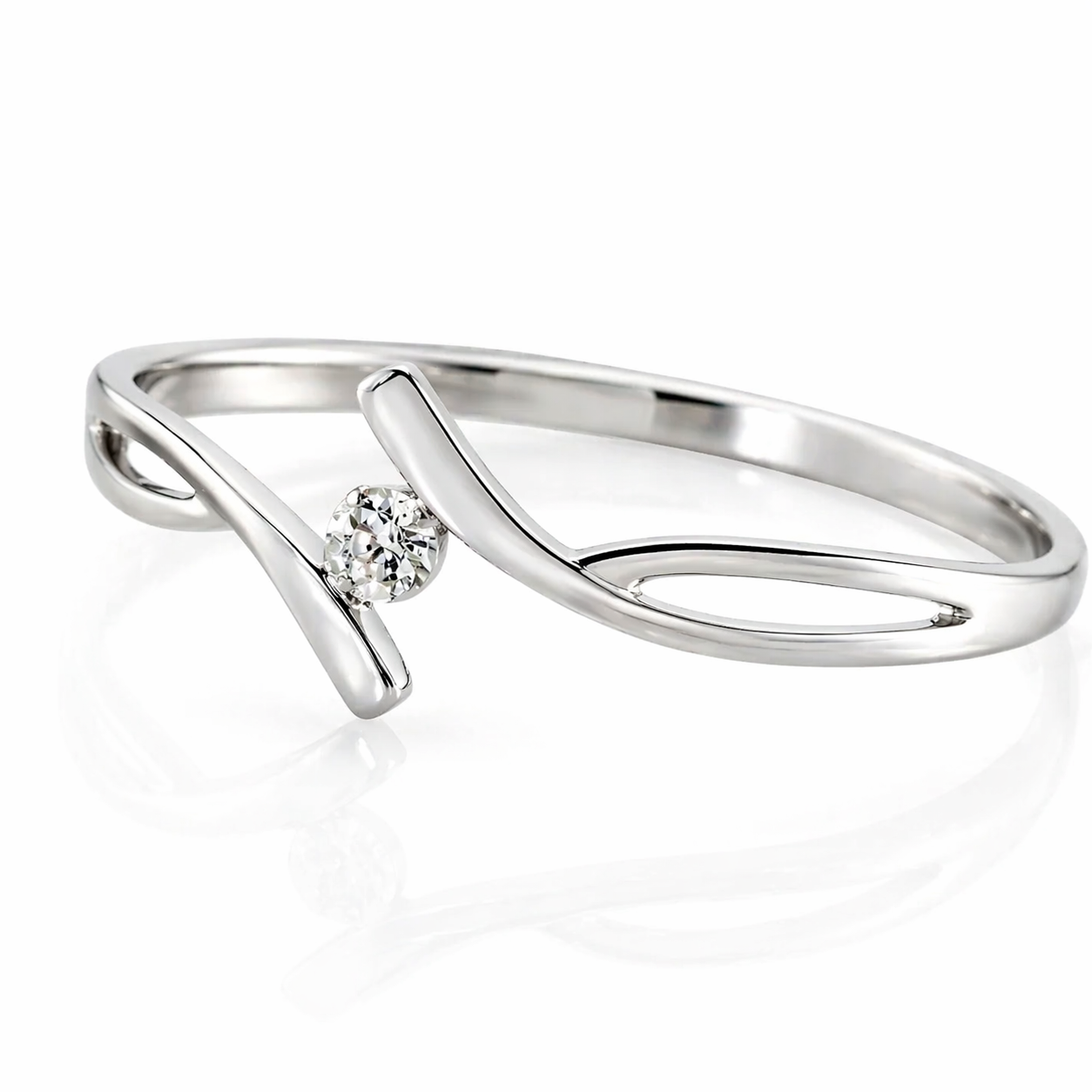 Anillo de compromiso diseño cruzado en oro blanco con diamante 