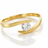 Anillo de oro amarillo diseño cruzado con diamante