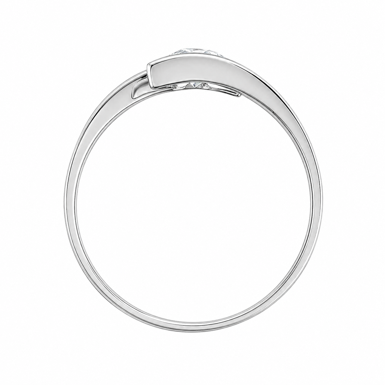 Anillo de compromiso cruzado de oro blanco con diamante