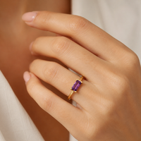 Anillo de amatista natural en oro amarillo 18k