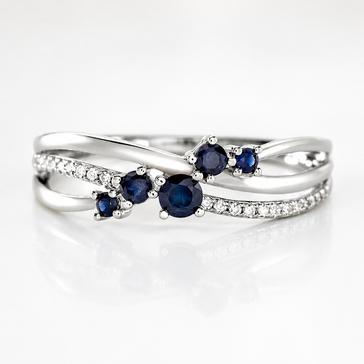 Anillo con zafiros azules y diamantes en oro blanco - Richmond