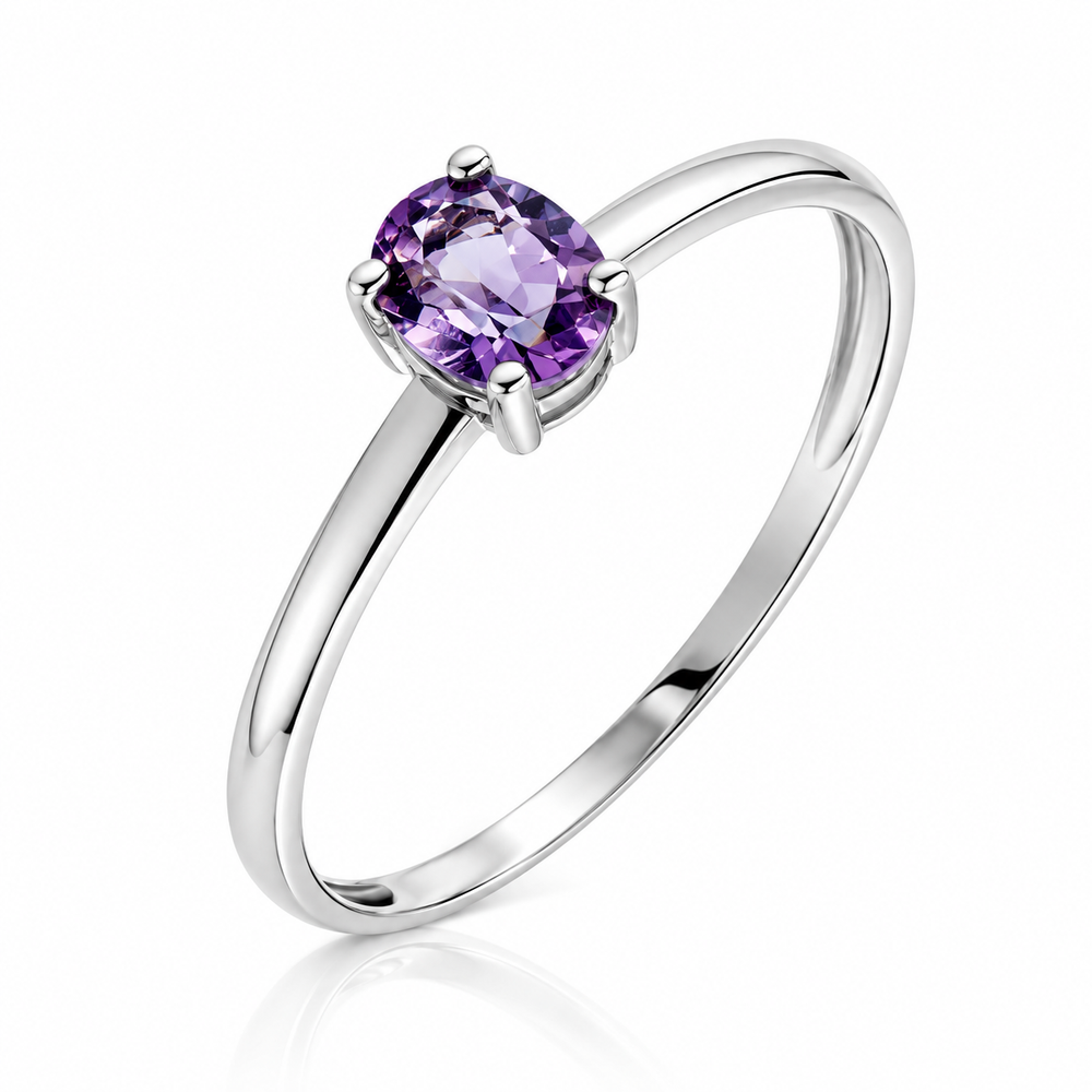 Anillo de oro blanco 18k con amatista natural ovalada. 