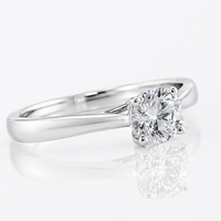 Anillo de diamante en oro blanco