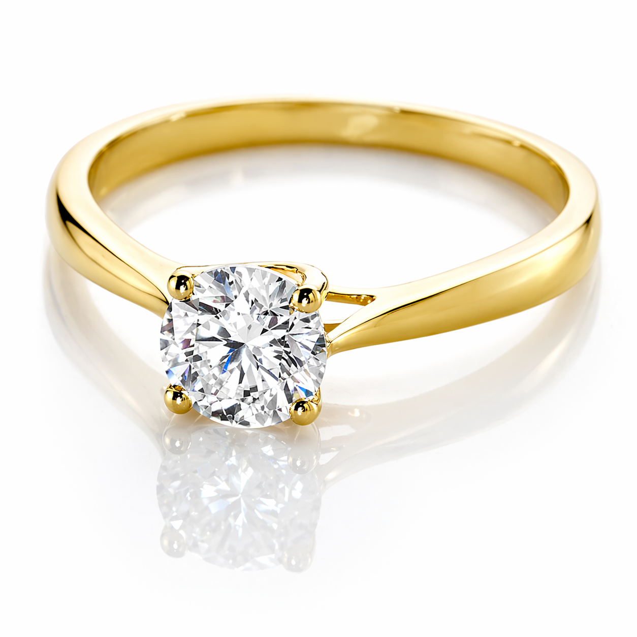 Anillo de diamante en oro amarillo 