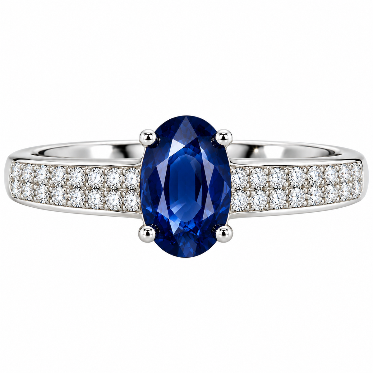 Anillo de compromiso con zafiro azul natural ovalado y diamantes naturales. 