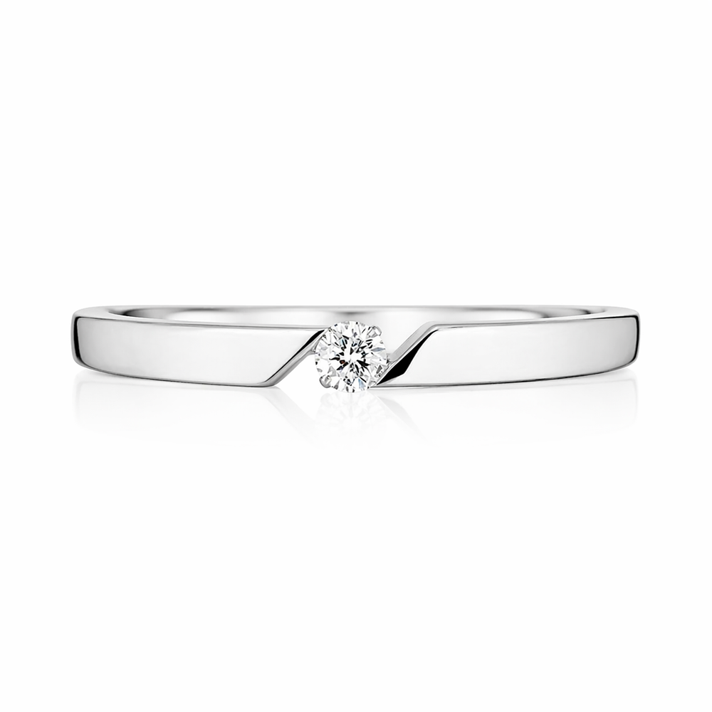 Anillo en oro blanco con diamante 