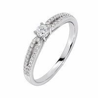 Anillo de diamantes para compromiso 