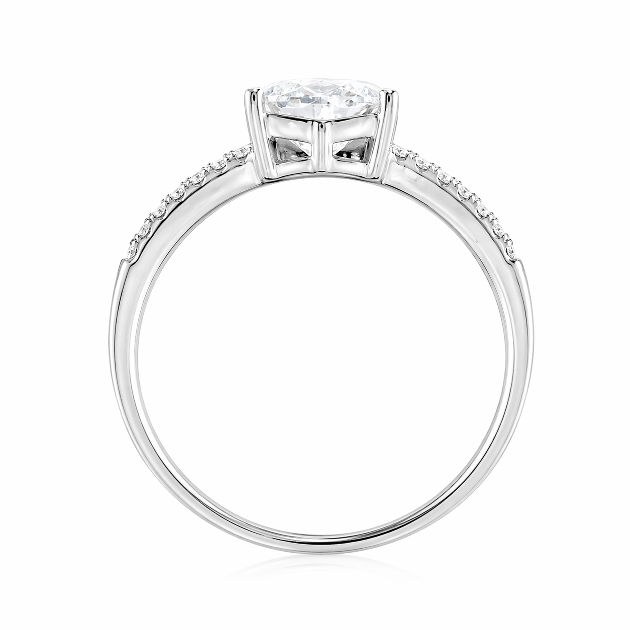 Anillo con diamante de laboratorio de corazon