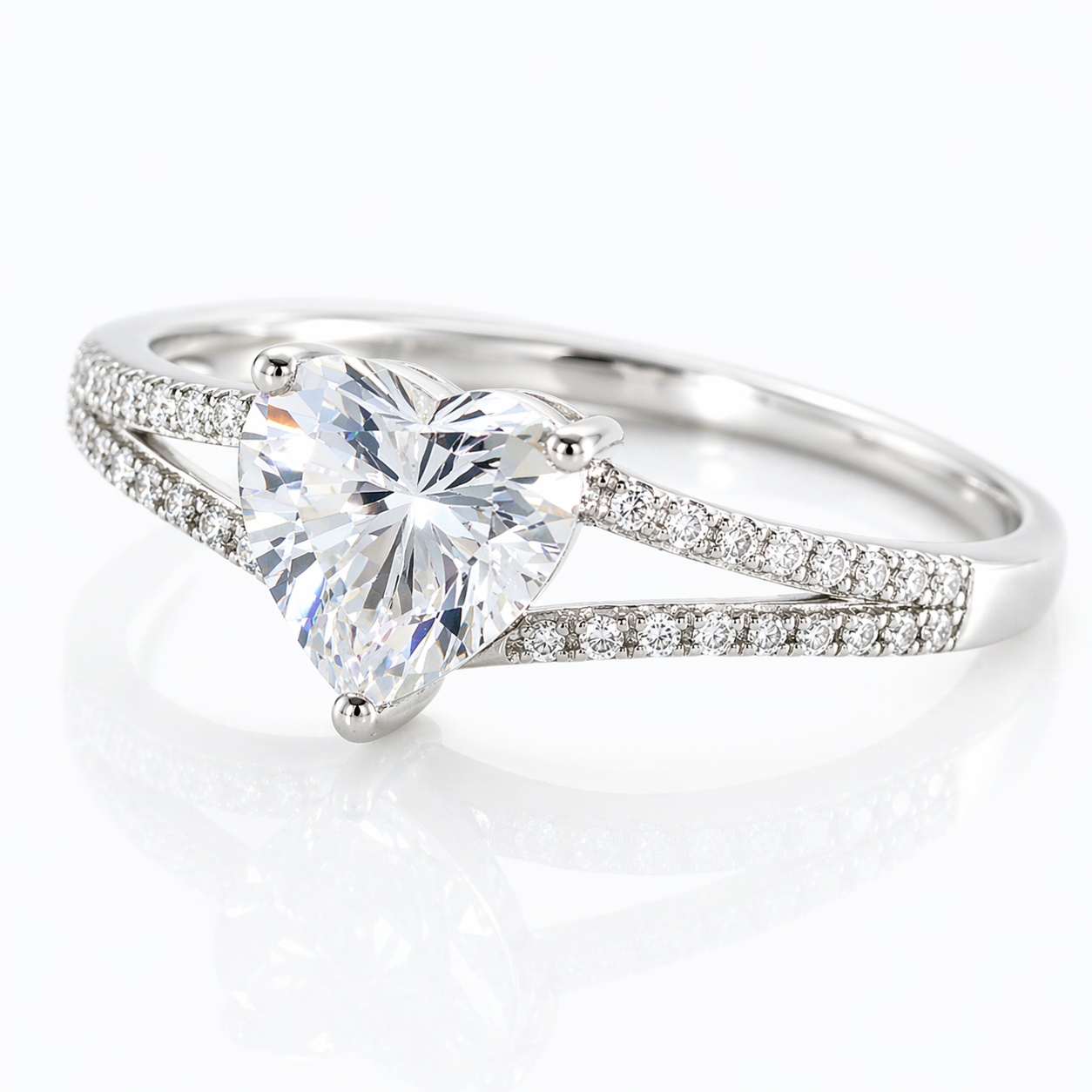 Anillo con diamante de laboratorio de corazon