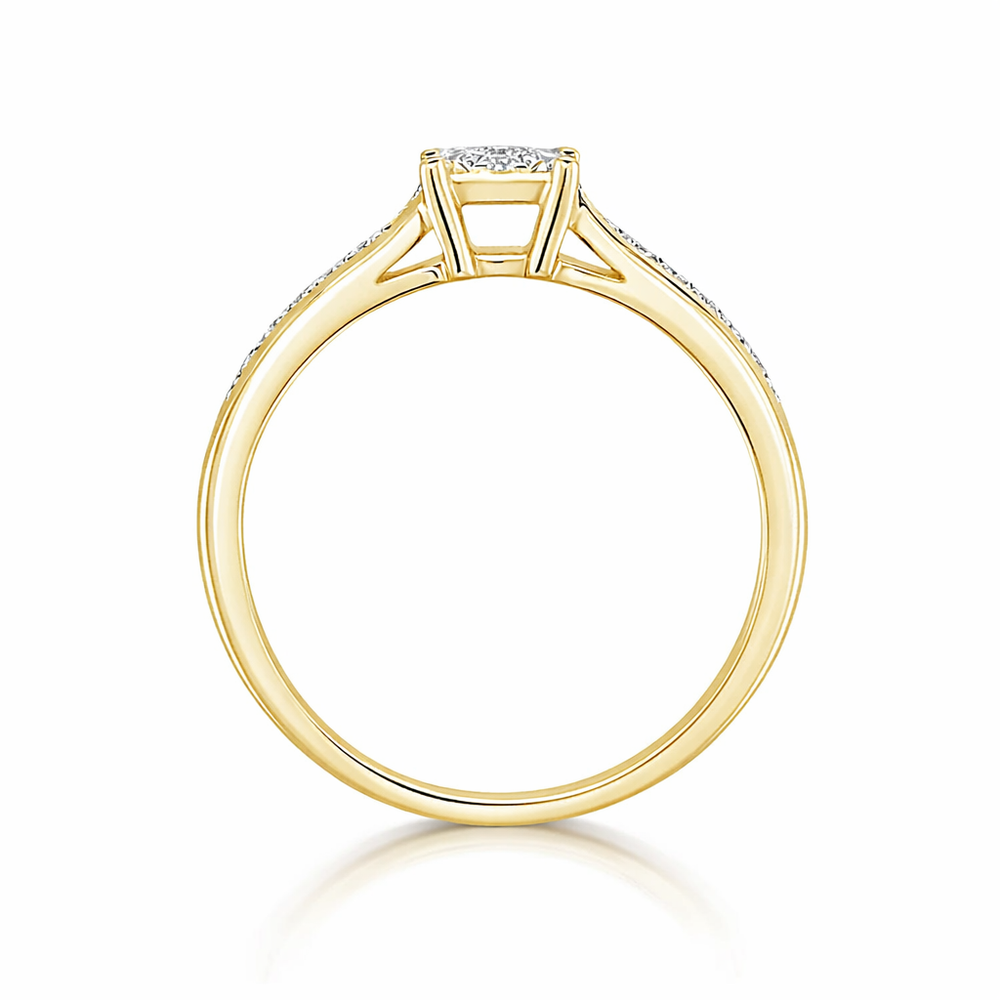 Anillo de oro amarillo con diamantes blancos 