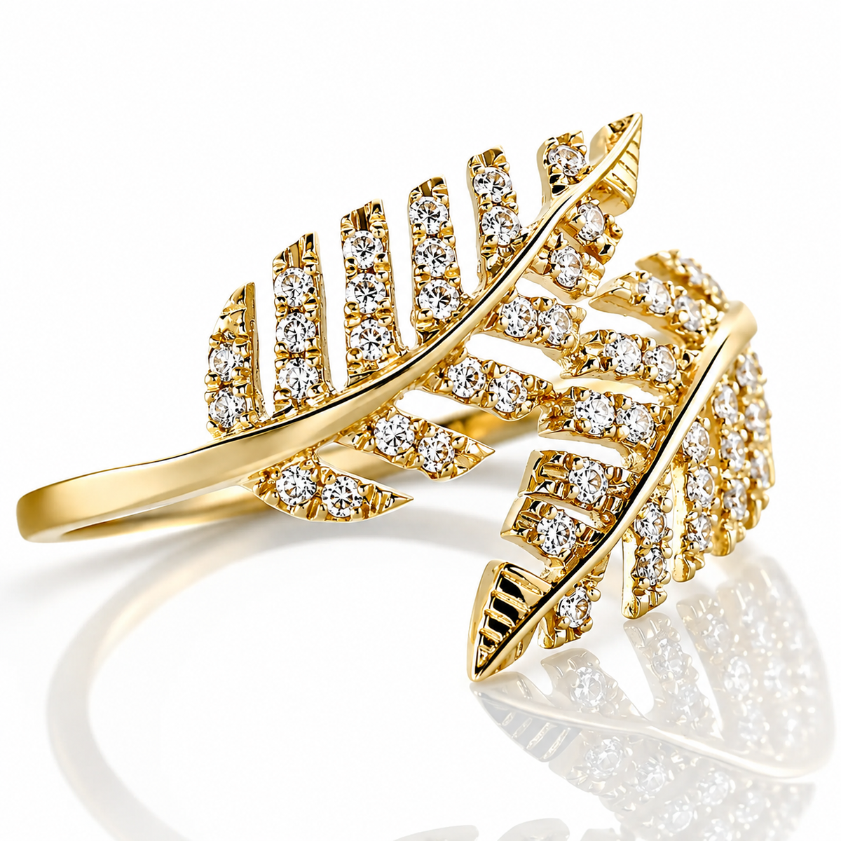 Anillo de oro amarillo 18k con diamantes diseño de hojas