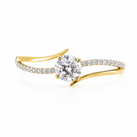 Anillo de diamante en oro amarillo