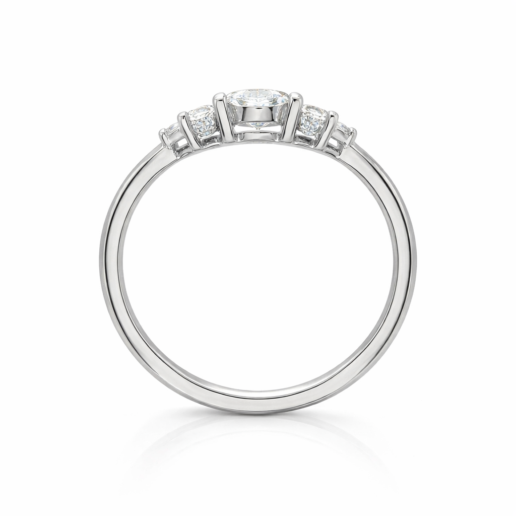 Anillo de compromiso de oro balnco 18k con 5 diamantes 