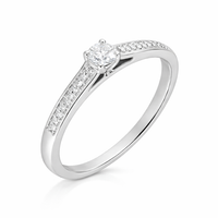 Anillo de compromiso en oro blanco de 18 quilates con diamantes 