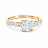 Anillo elaborado en oro amarillo de 18 quilates con diamantes naturales. 