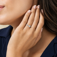 Anillo de diamantes naturales