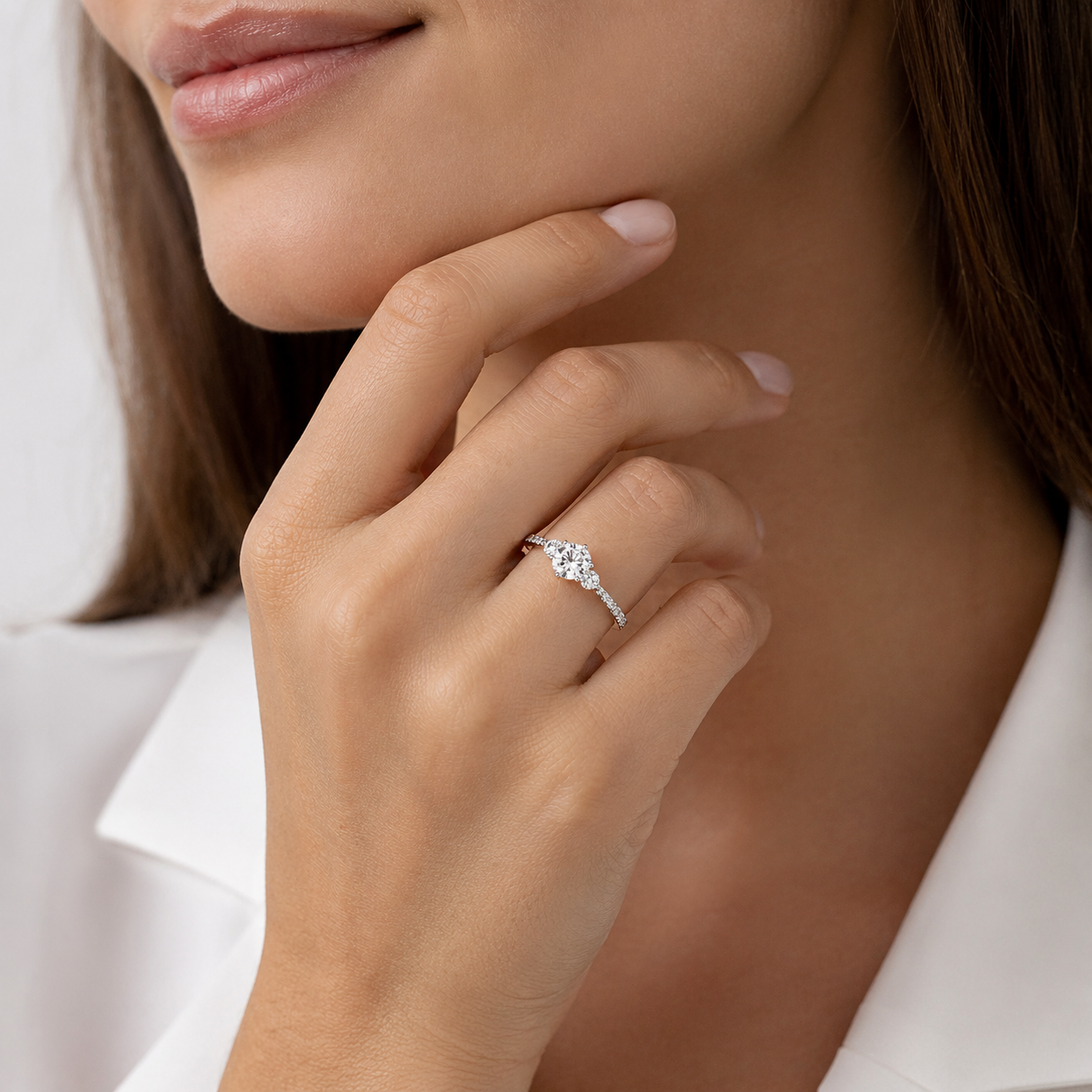 Anillo de compromiso con diamantes naturales en oro blanco 18k - Portland