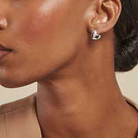 Aretes corazón oro blanco 18k – Sóller Juli & Co