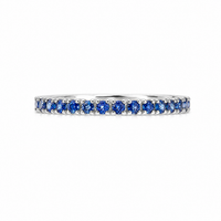 Argolla de oro blanco con zafiros azules 