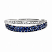 Argolla de oro blanco 18k con diamantes y zafiros azules naturales. 