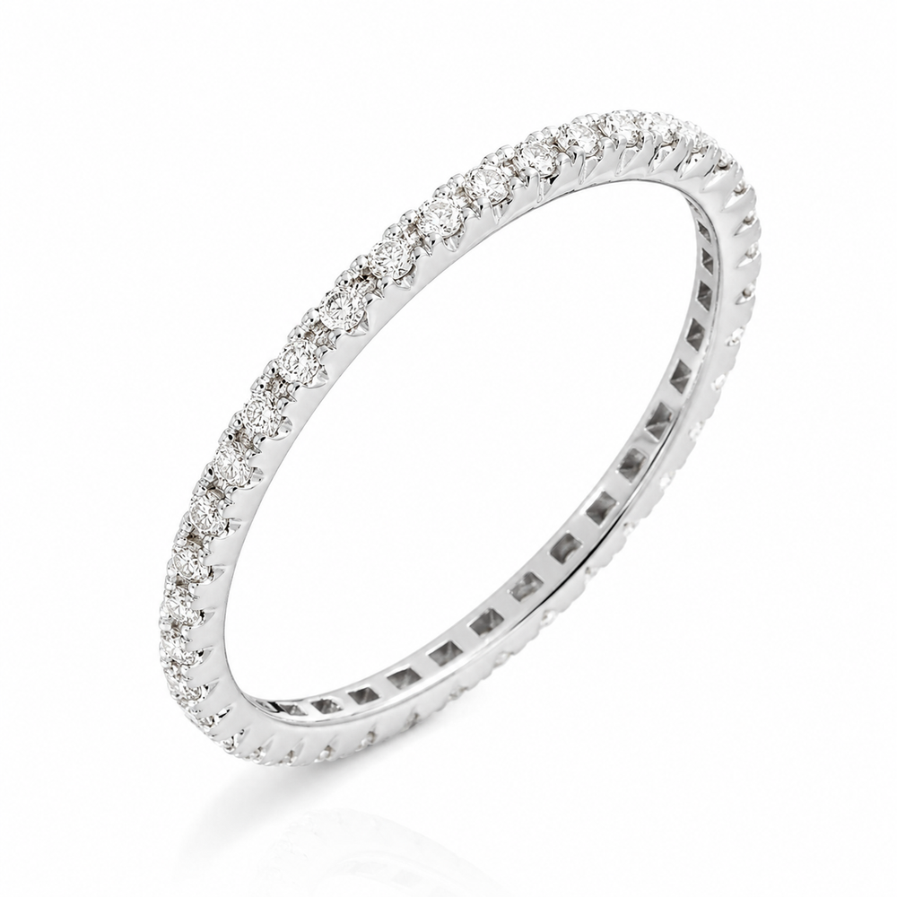 Argolla estilo eternity de oro blanco con diamantes