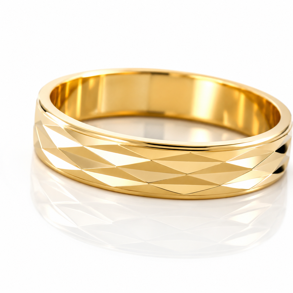Argolla de matrimonio de oro amarillo diseño con facetas 