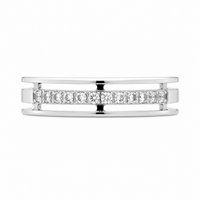 Argolla de matrimonio plana de oro blanco con diamantes. 