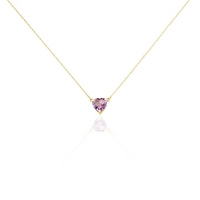 Collar en oro amarillo 18k con amatista natural en forma de corazón morado