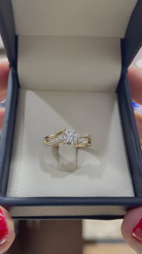 Anillo de diamante en oro amarillo
